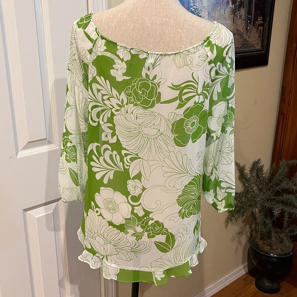 Ann Taylor Green and White Floral Blouse - Picture 4 of 5